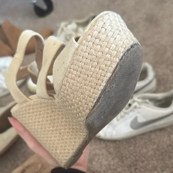 Stylish Tan Steve Madden Platform Wedge Sandals - Picture 2 of 5